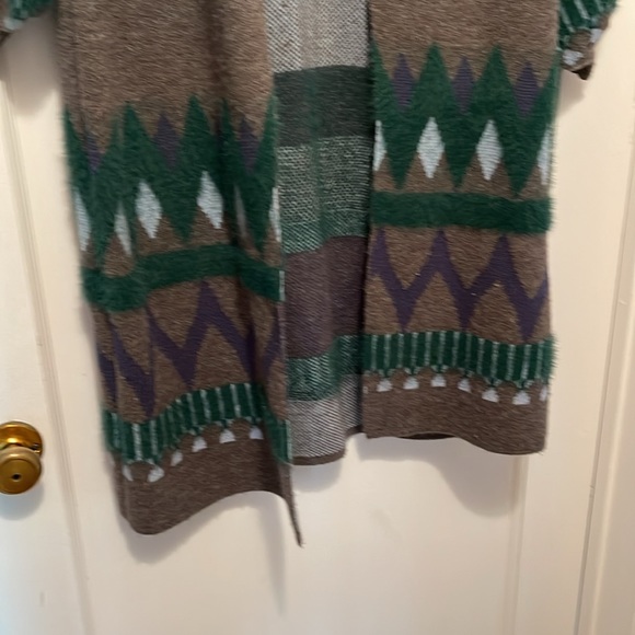 Gorgeous, long, gray sweater, warm, and snuggly anthropology - Picture 3 of 5